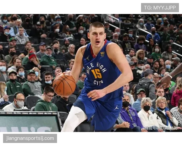 波蒂斯挡拆牵制约基奇，今季拉开空间助队友三分