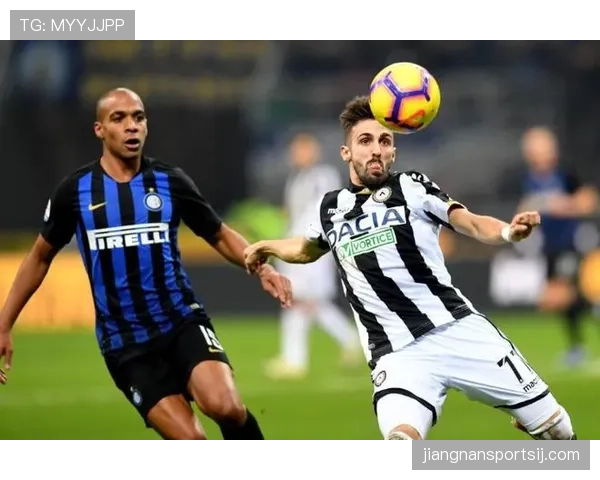 卡马文加与楚阿梅尼：法国后腰战术角色及防守效率对比