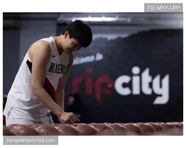 杨瀚森篮下高效砍分拉开与内线对手命中率差距